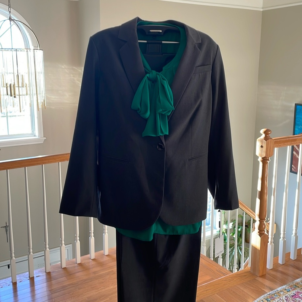 Dark Heather Gray suit from Calvin Klein size 18 W. Beautiful! NEW with …